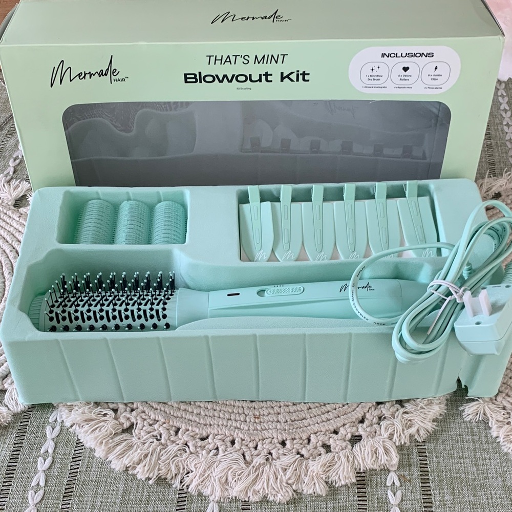 NWT Heat Brush Kit by Mermade